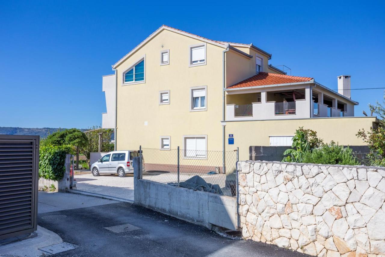 Apartments By The Sea Kastel Stafilic, Kastela - 21145 Bagian luar foto